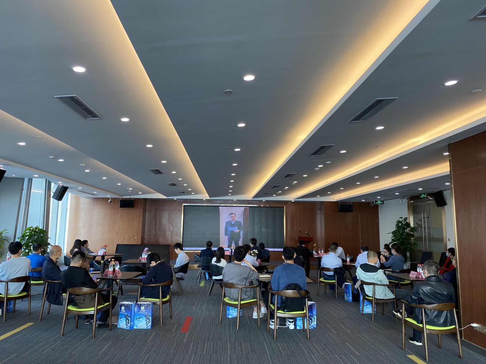 1639723375547310.jpg 1639723375547310.jpg